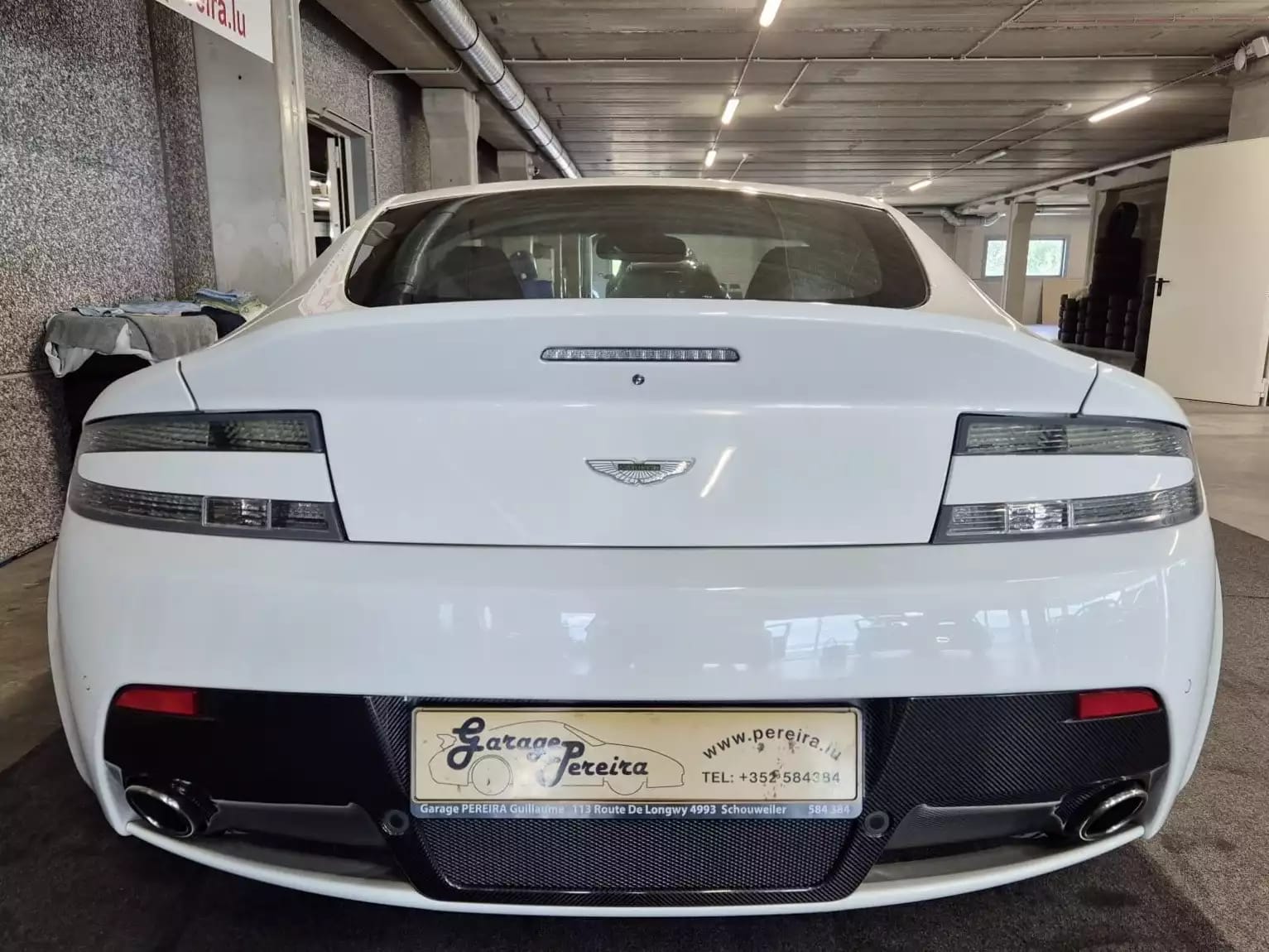Aston Martin V8 Vantage EUROPA CARBON CUIR NAVI - Photo 1