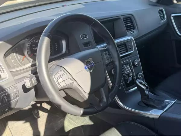 Volvo V60 Cross Country D3 GEARTRONIC CUIR NAVI - Photo 2