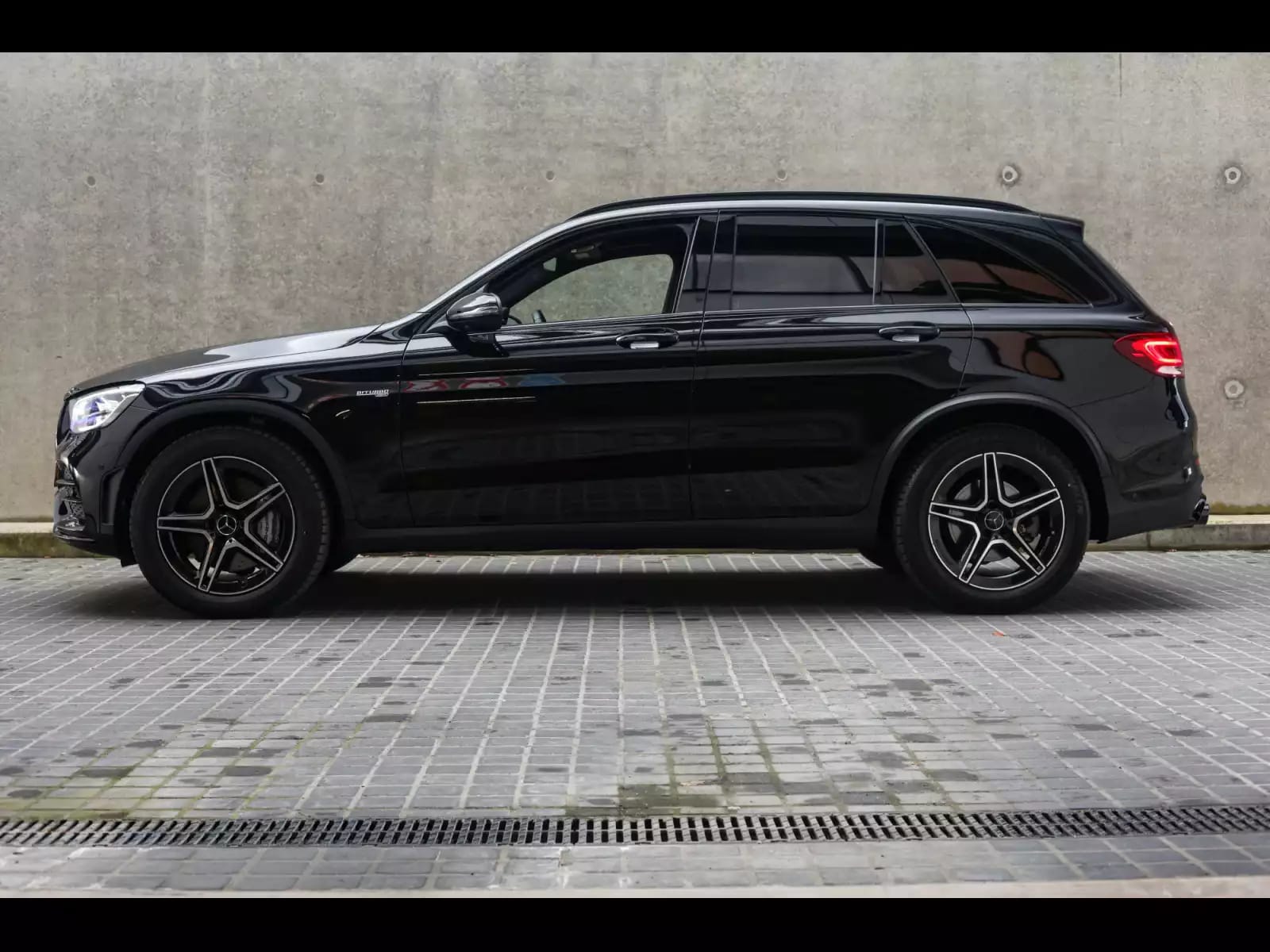 Mercedes-Benz GLC 43 AMG 4MATIC – OBSIDIAN BLACK - Photo 1