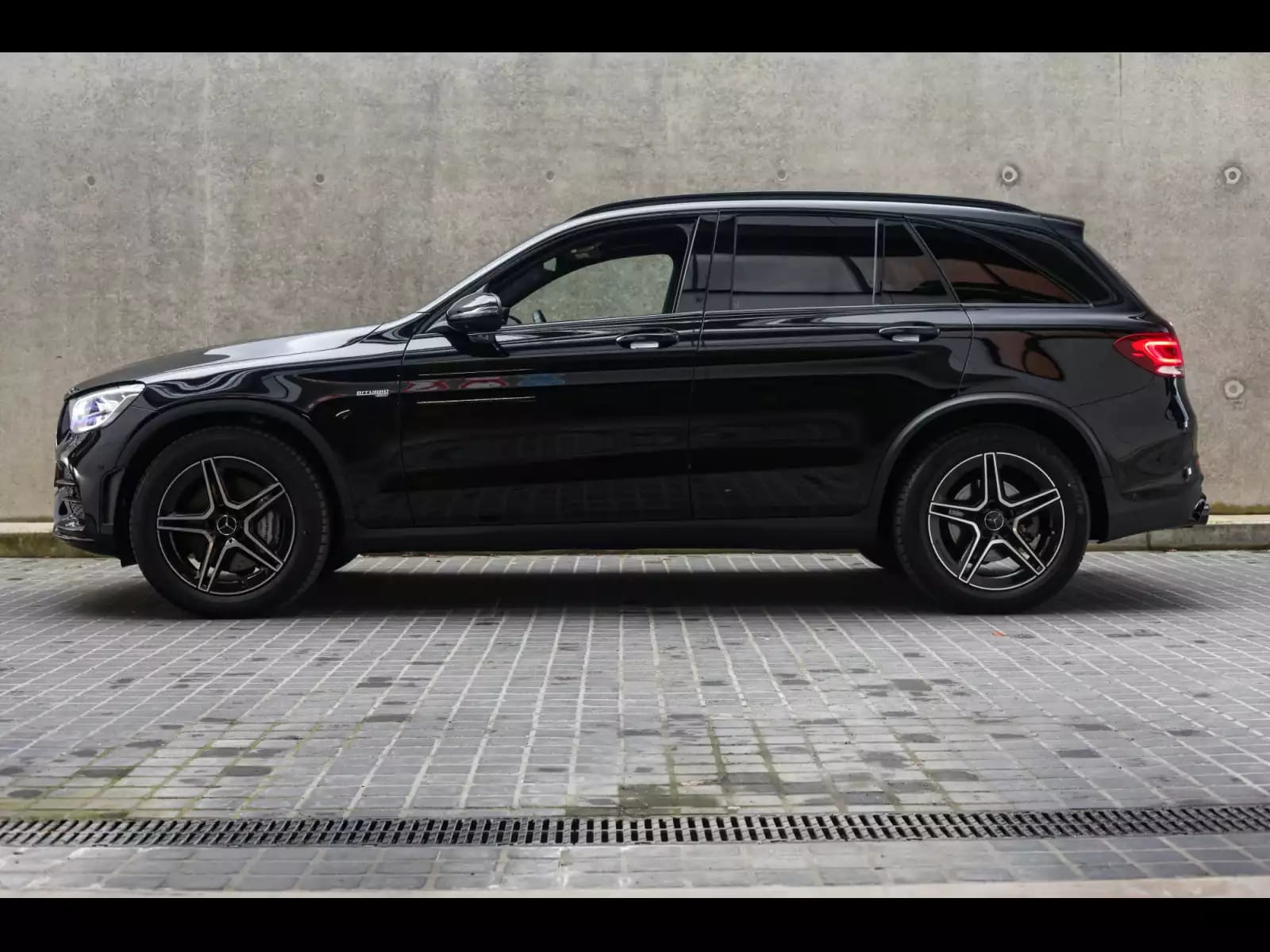 Mercedes-Benz GLC 43 AMG 4MATIC – OBSIDIAN BLACK - Photo 1