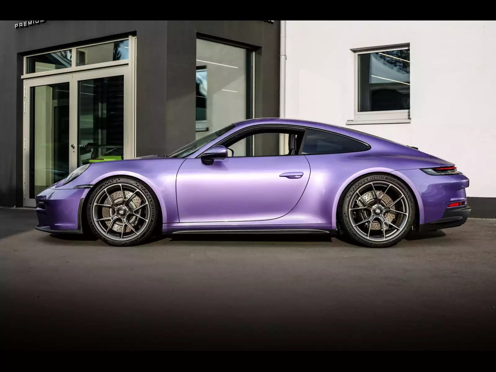 Porsche 911 (992.1) GT3 TOURING PDK – VIOLA PURPLE METALLIC PTS – PORSCHE APPROVED 03/2027 - Photo 1