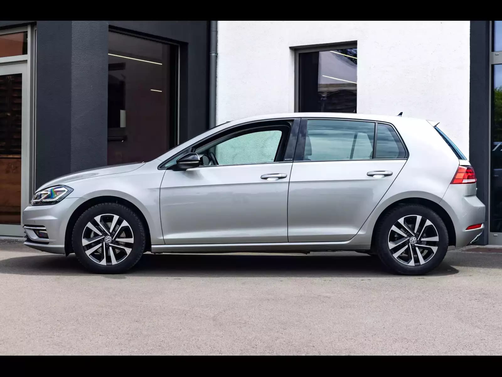Volkswagen Golf VII 1.5 TSI 150 DSG IQ.DRIVE – TUNGSTEN SILVER - Photo 1
