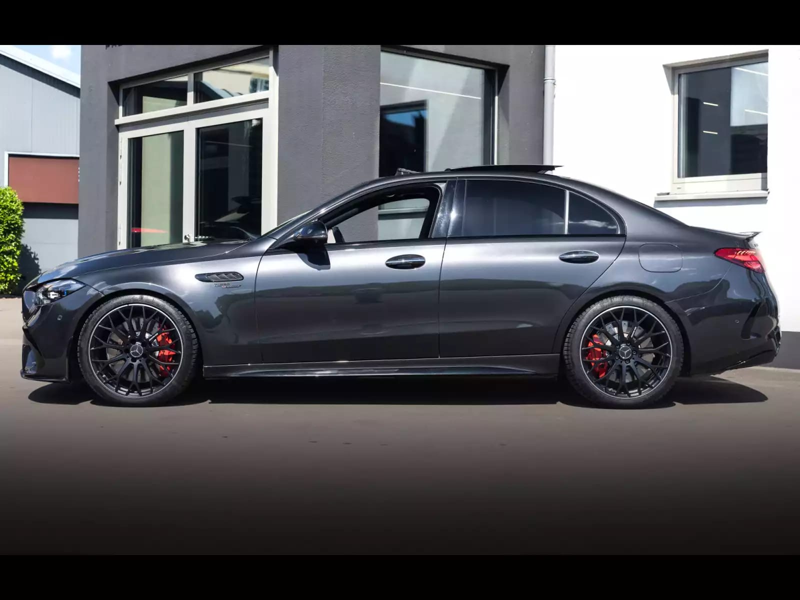 Mercedes-Benz C 63 AMG S AMG E PERFORMANCE (680 CH) LIMOUSINE 4MATIC – PACK AÉRODYNAMIQUE AMG - Photo 1