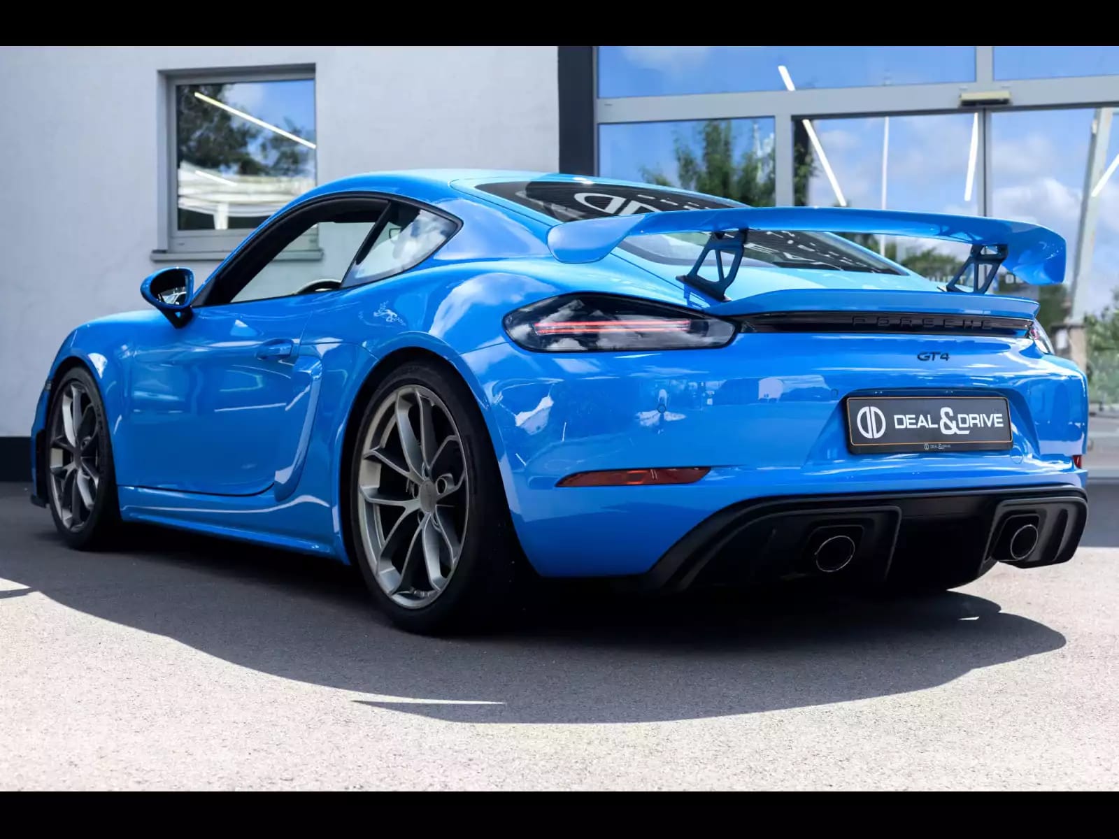 Porsche Cayman 718 GT4 PDK – SHARK BLUE – AKRAPOVIC - Photo 1