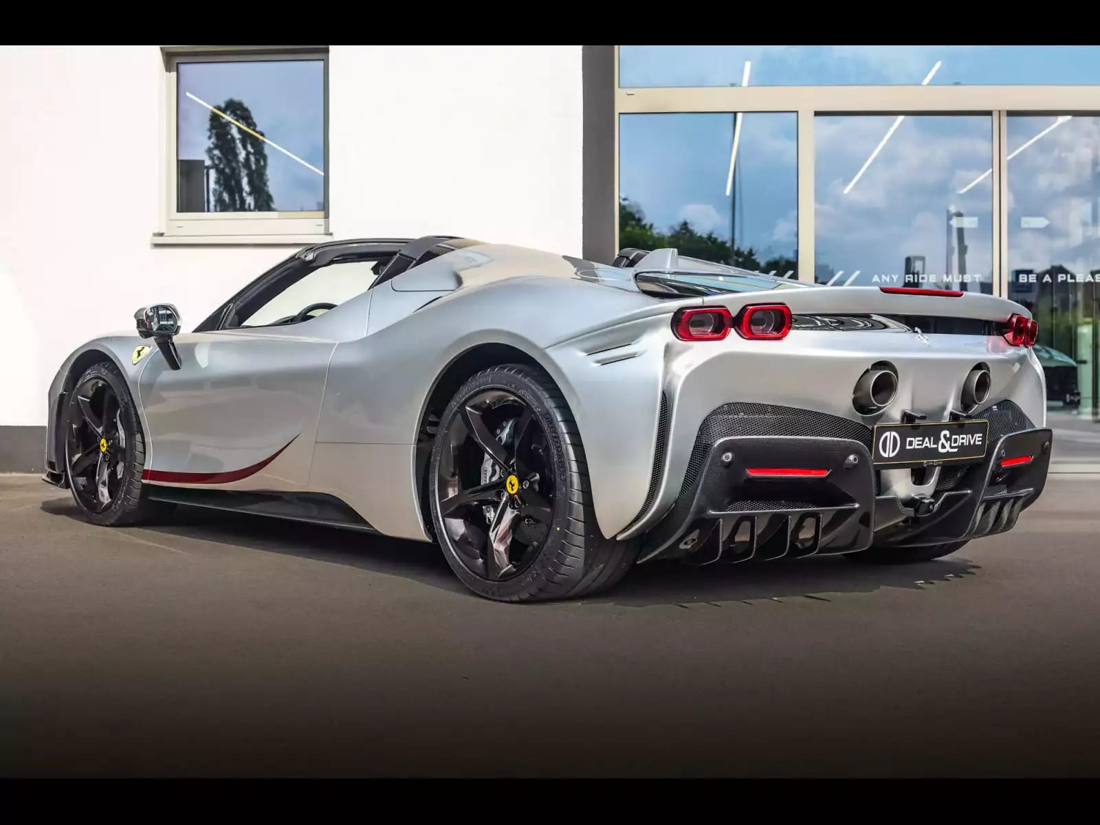 Ferrari SF90 Spider ATELIER (1000 CH) – SANUSILVER X NERO PUROSANGUE – PPF - Photo 1