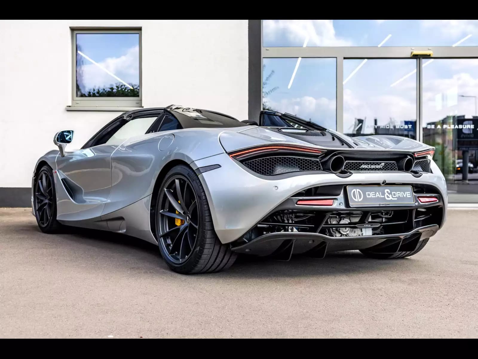 McLaren 720S SPIDER 4.0 V8 720 – PACK STEALTH - Photo 1