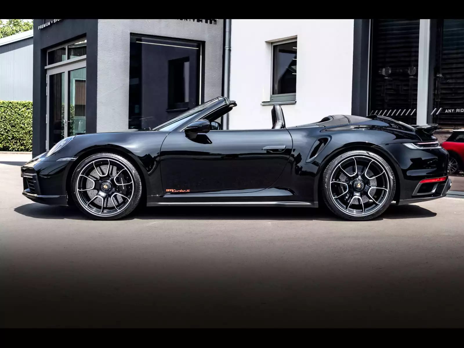 Porsche 992 .1 911 TURBO S CABRIOLET PDK (650 CH) – BLACK - Photo 1