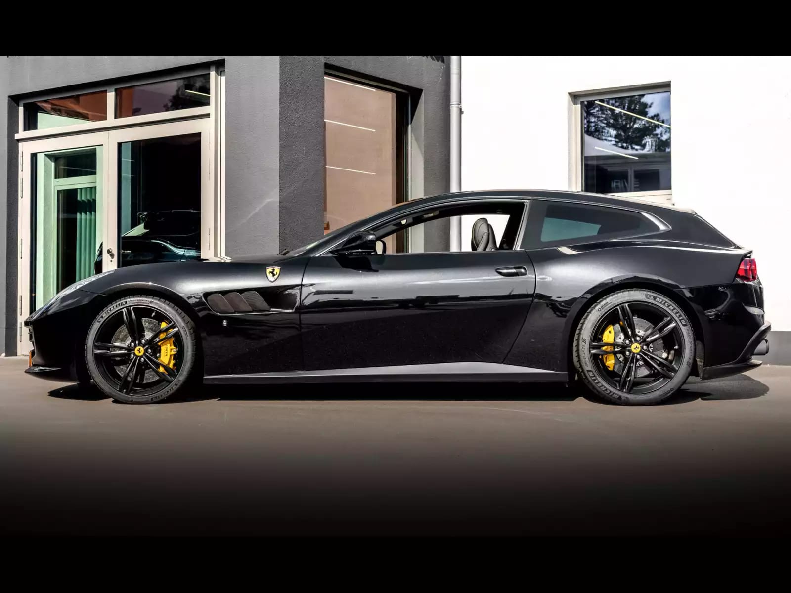 Ferrari GTC4Lusso 6.3 V12 (690 CH) - Photo 1