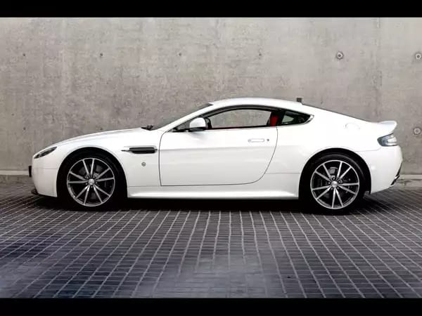Aston Martin V8 Vantage S COUPE SPORTSHIFT II - Photo 2