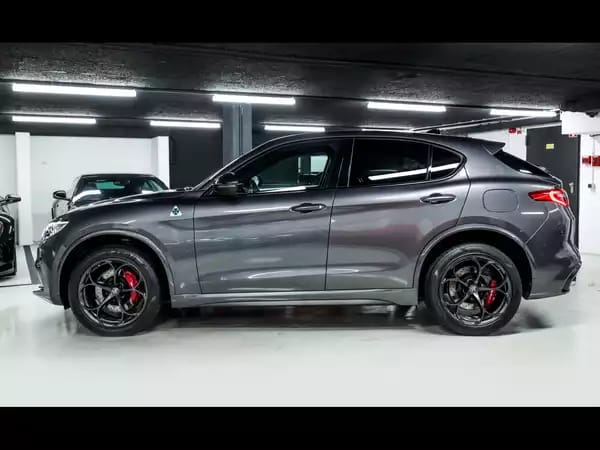 Alfa Romeo Stelvio QUADRIFOGLIO 2.9T V6 AT8-Q4 (510 CH) - Photo 2