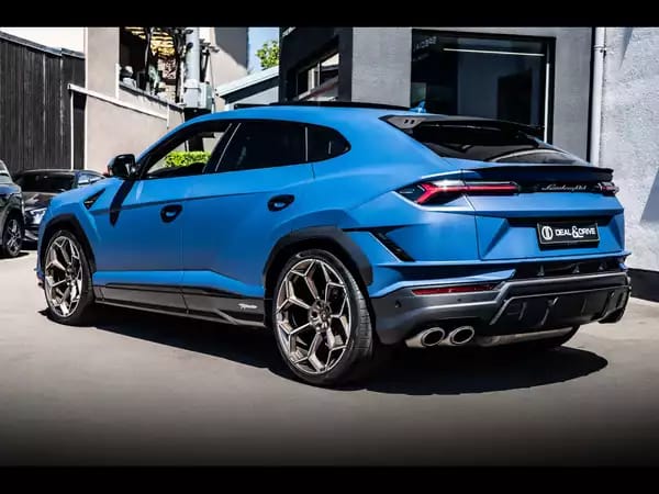 Lamborghini Urus PERFORMANTE 4.0 V8 666 CH – BLU GRIFO MATT – AD PERSONAM – AKRAPOVIC - Photo 2