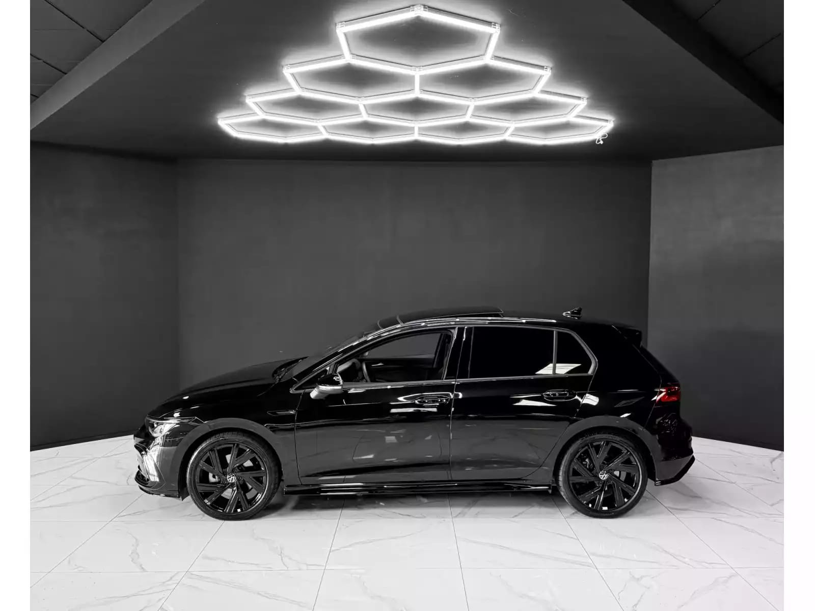 Volkswagen Golf VIII 2.0 R Line 4MOTION - Photo 1