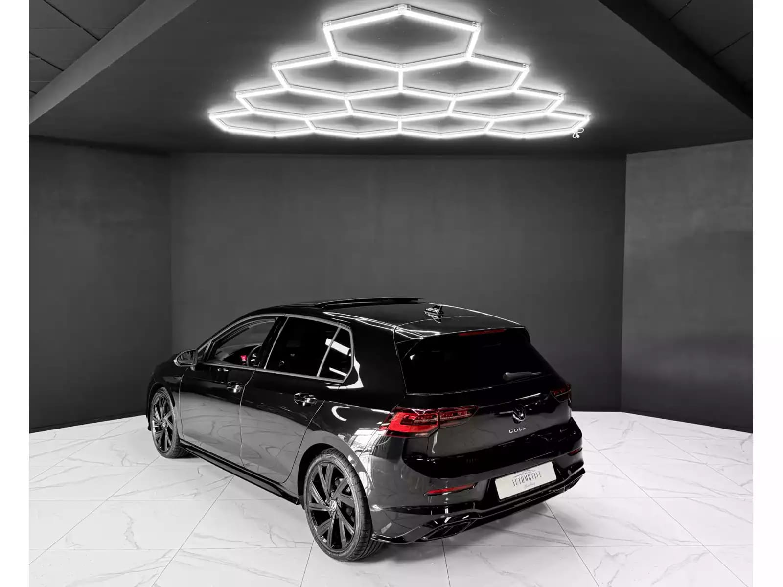 Volkswagen Golf VIII 2.0 R Line 4MOTION - Photo 1