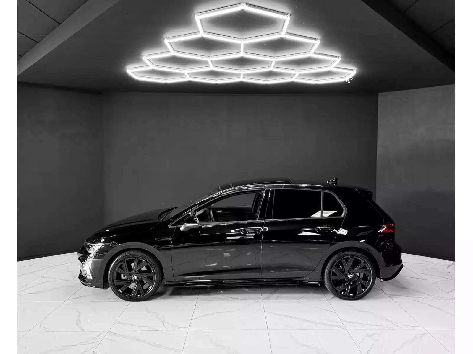 Volkswagen Golf VIII 2.0 R Line 4MOTION - Photo 1