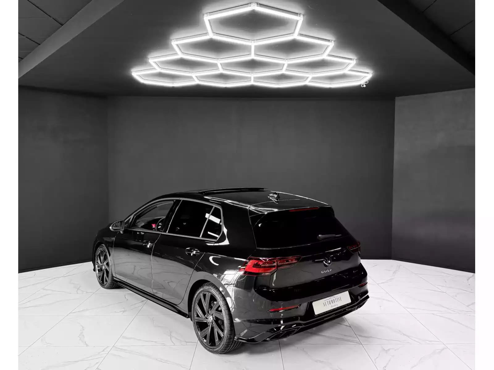 Volkswagen Golf VIII 2.0 R Line 4MOTION - Photo 1