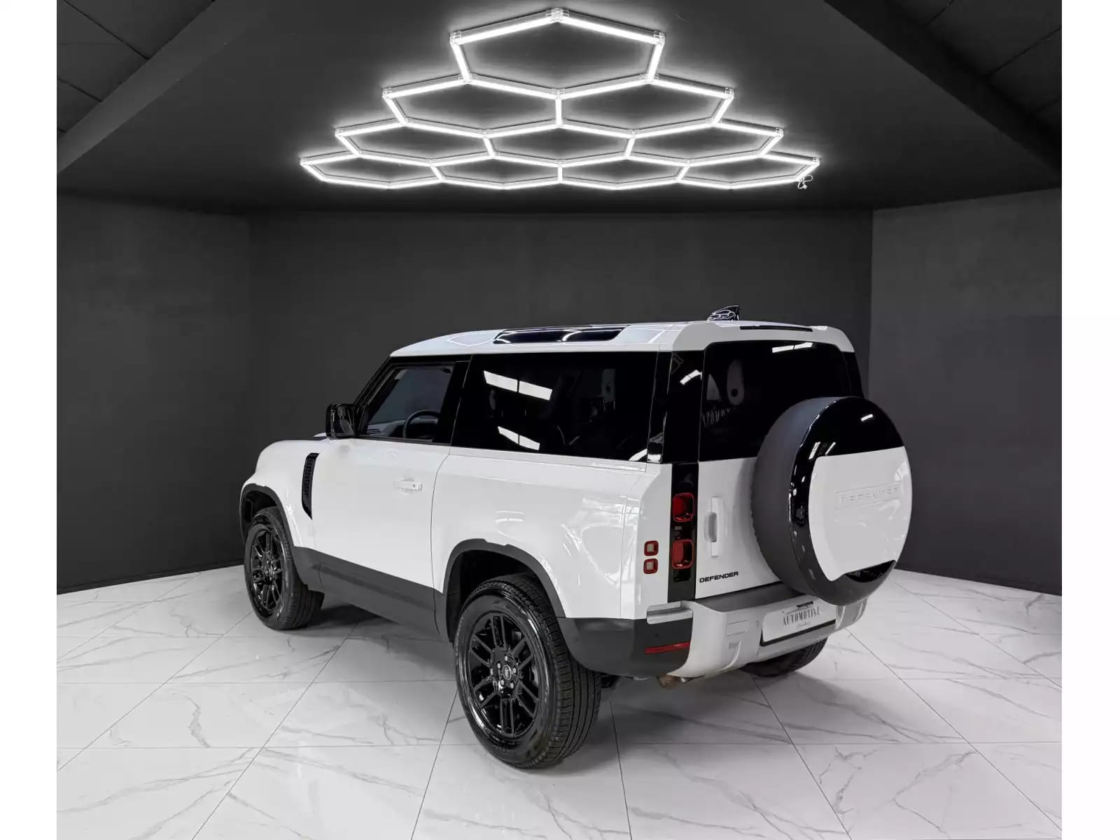 Land Rover Defender 90 D200 S WARRANTY 2030 - Photo 1