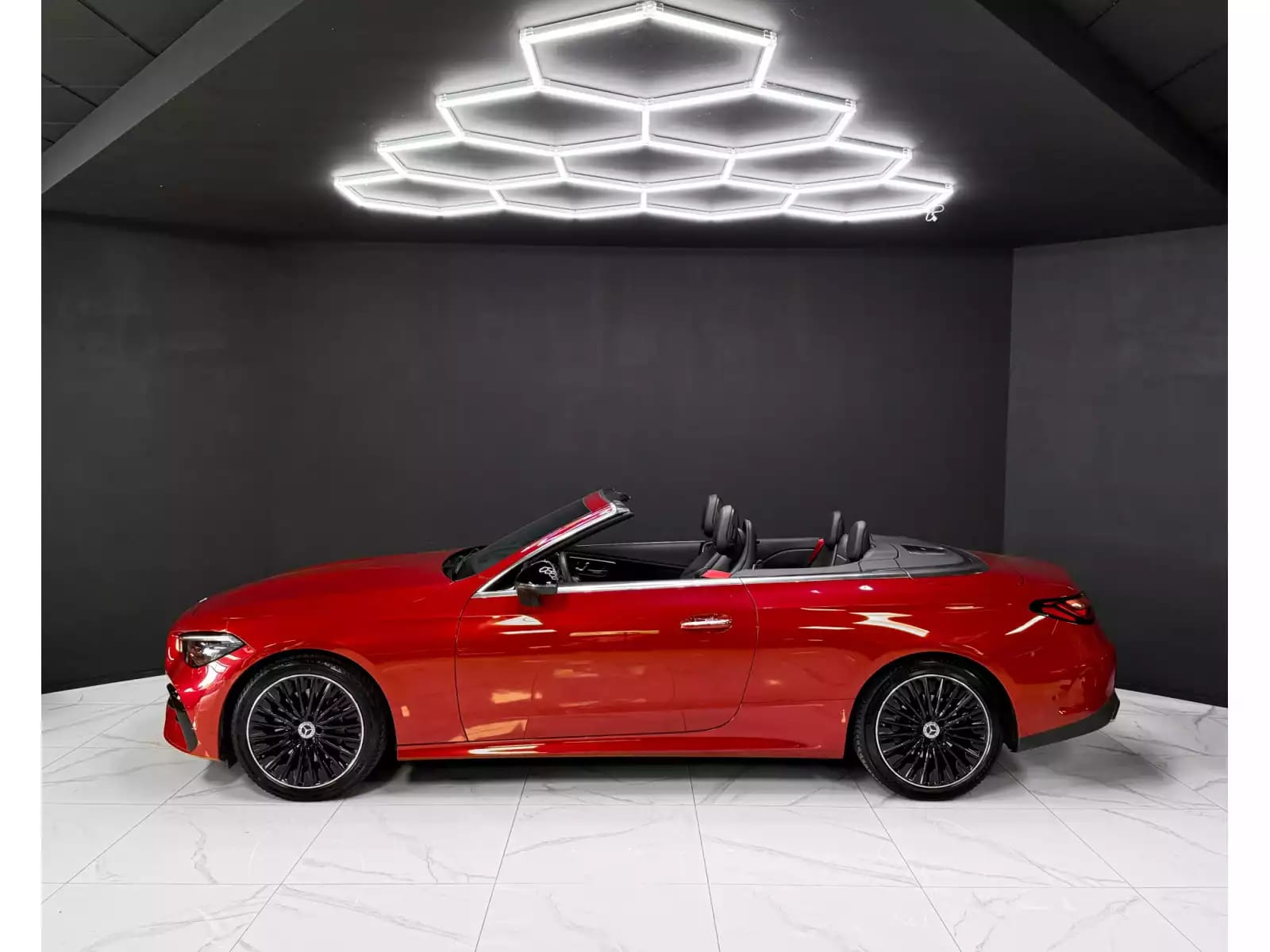 Mercedes-Benz CLE 200 Cabriolet / AMG / KEYLESS / BURMESTER / ACC - Photo 1