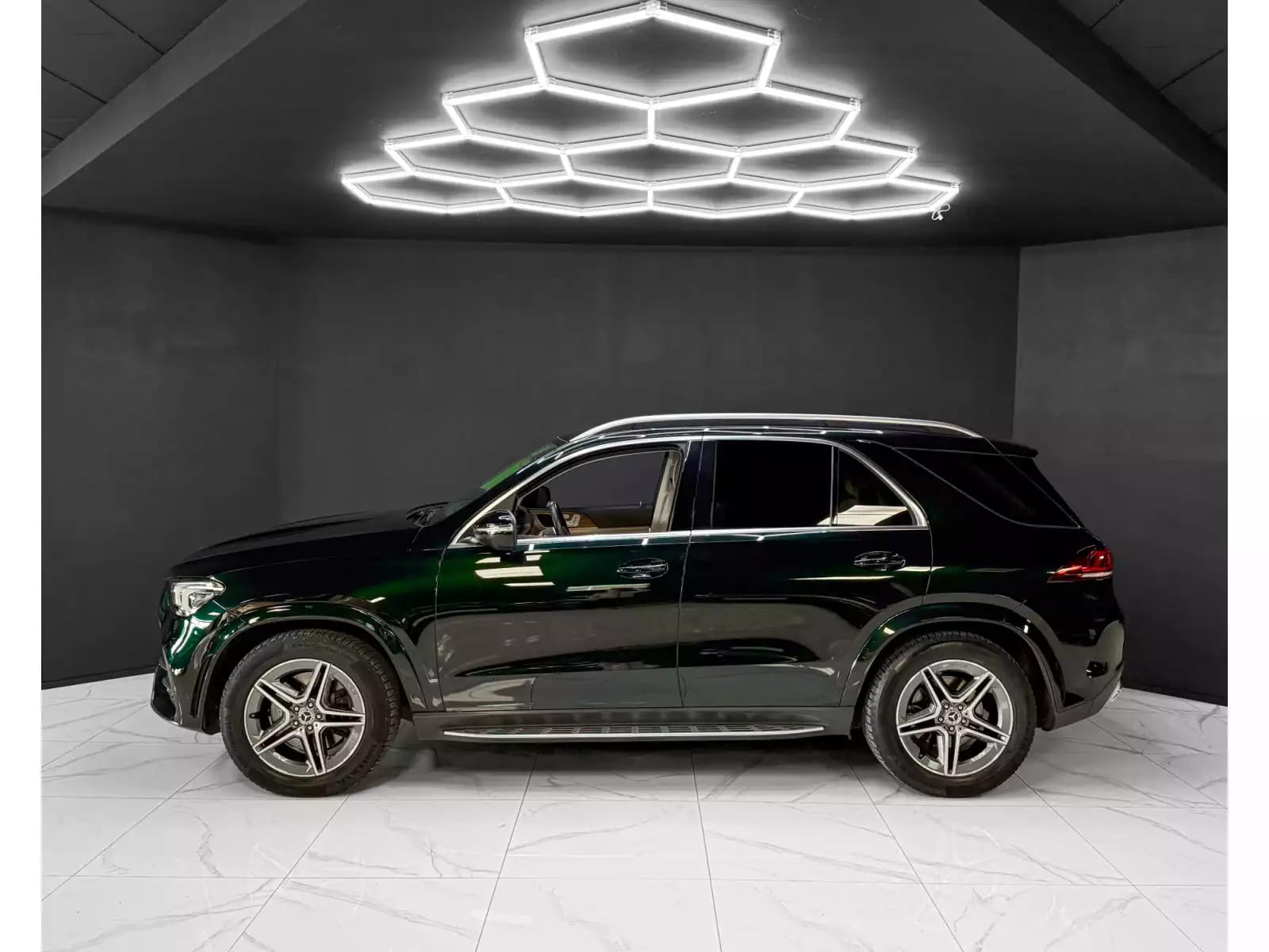 Mercedes-Benz GLE 350 d AMG Line / Spec / 360 / New service - Photo 1