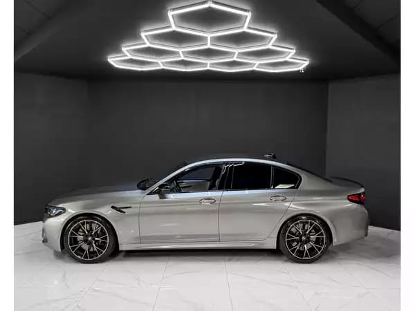 BMW M5 COMPETITION LCI - Photo 2