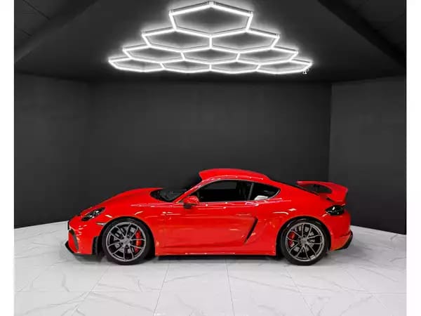 Porsche 718 Cayman GT4 - Photo 2
