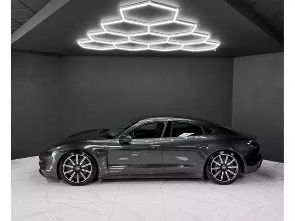 Porsche Taycan PERFORMANCE / PPF / APPROVED / 5-SEATS / BOSE - Photo 2