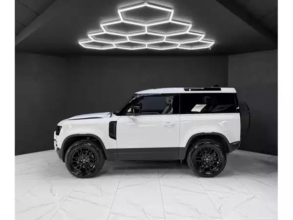 Land Rover Defender 90 D200 S WARRANTY 2030 - Photo 2