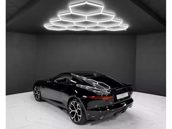 Jaguar F-Type P300 - Photo 2