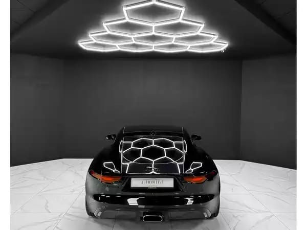 Jaguar F-Type P300 - Photo 3
