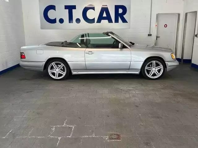 Mercedes-Benz E 320 AMG Line - Photo 1