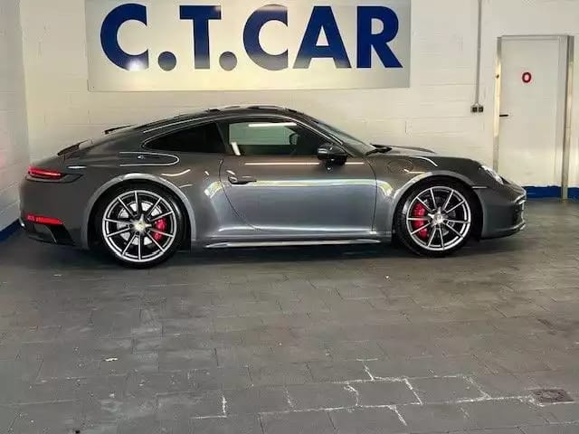 Porsche 992 911 Carrera 4S - Photo 1