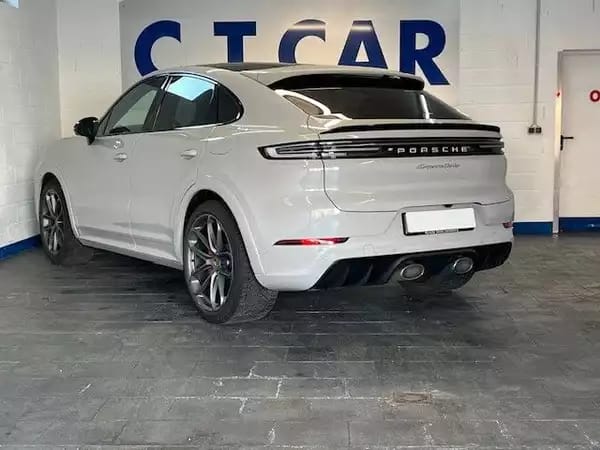 Porsche Cayenne Coupe Turbo E-Hybrid - Photo 2