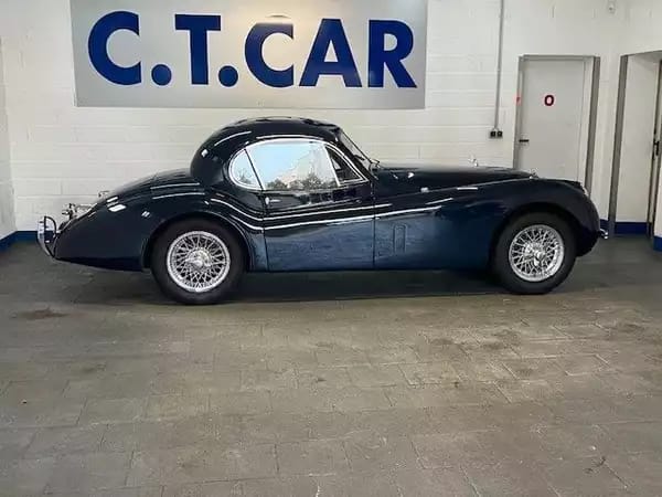 Jaguar XK 120 FHC - Photo 2