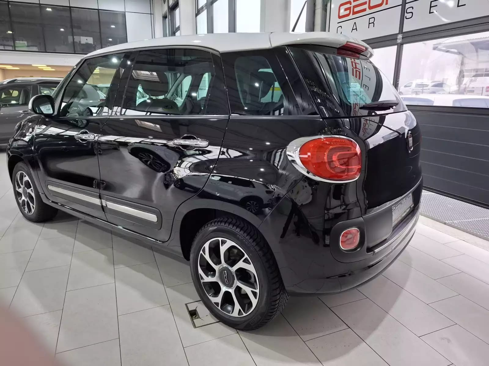 Fiat 500L 1.6 JTD 120 NAVI, CUIR, PANORAMA, 1 HAND - Photo 1