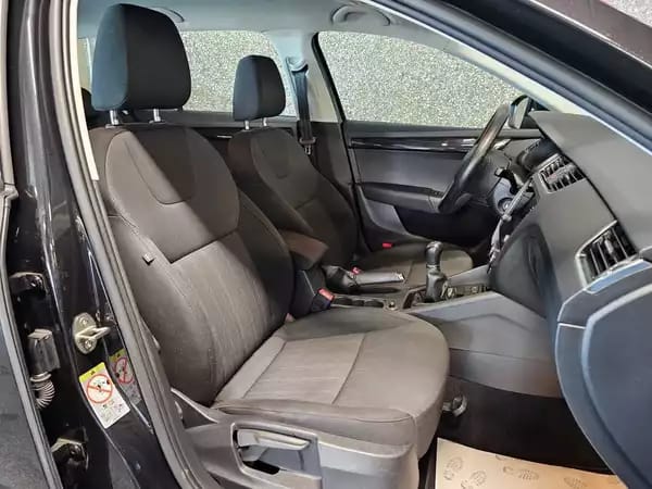 Skoda Octavia 1.8 TSI STYLE LED NAVI 1 HAND - Photo 3