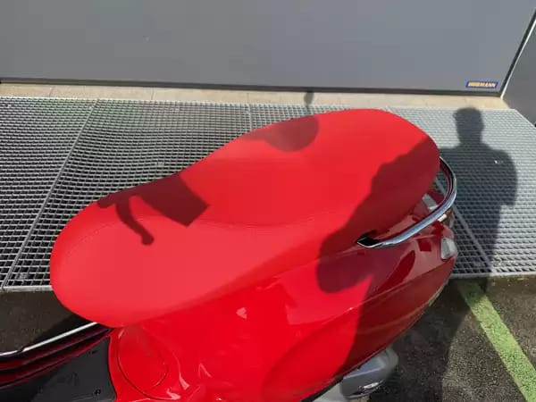 Vespa Primavera 125 RED - Photo 2