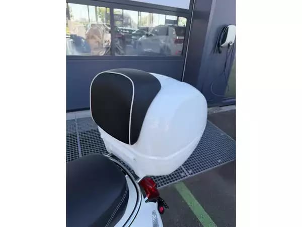 Vespa GTS 125 ie - Photo 3