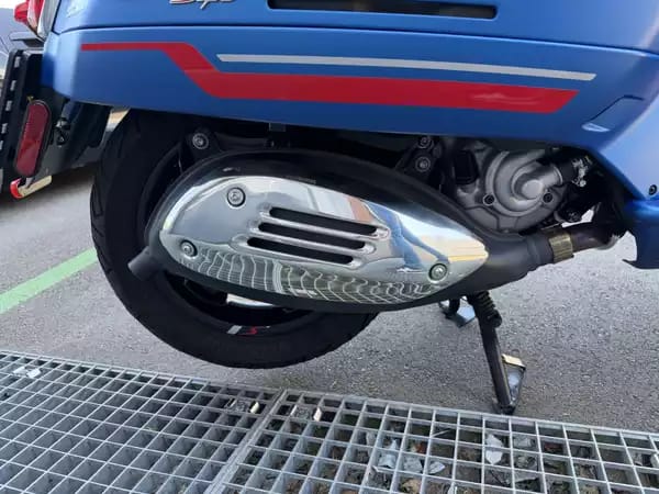 Vespa GTS 300 SUPER SPORT - Photo 2