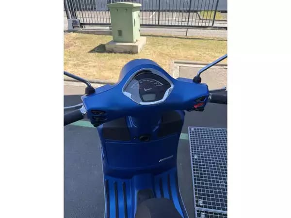 Vespa GTS 300 SUPER SPORT - Photo 3