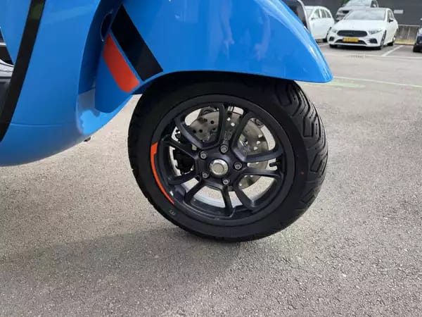 Vespa GTS Super Sport 310 - Photo 3