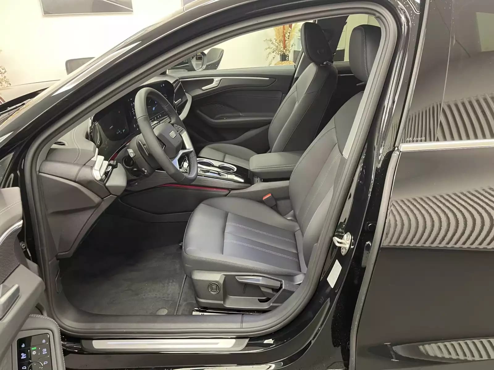 Audi A6 Avant e-hybrid 299 CH / 220 KW S tronic - Photo 1