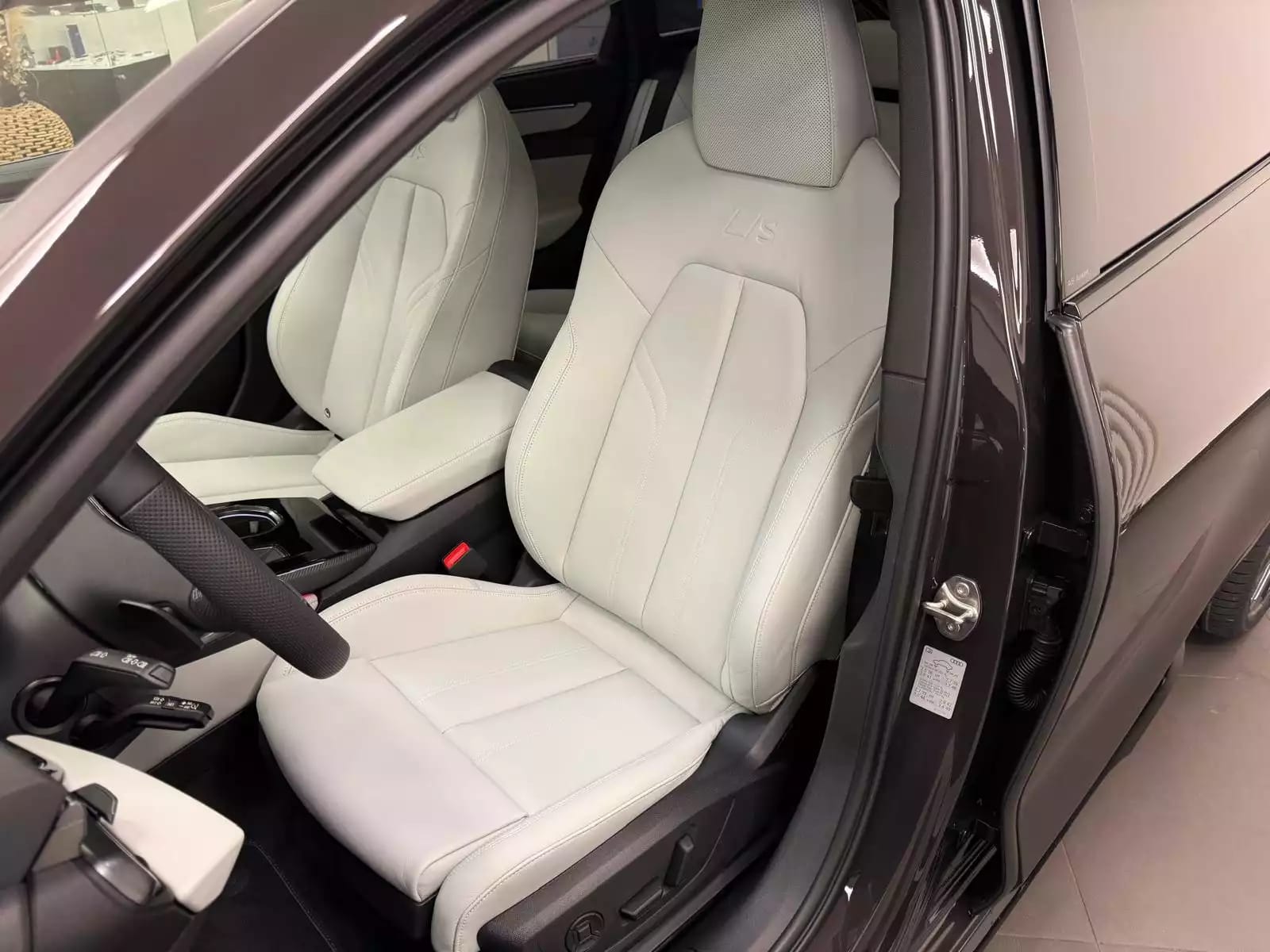 Audi A6 Avant e-hybrid quattro 367 CV / 270 KW S tronic - Photo 1