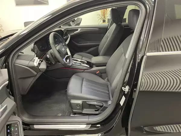 Audi A6 Avant e-hybrid 299 CH / 220 KW S tronic - Photo 2