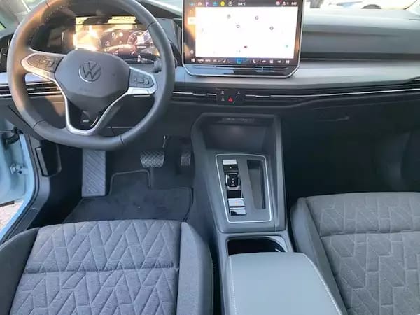 Volkswagen Golf LIFE 1.5 eTSI 150CV DSG7 - Photo 2