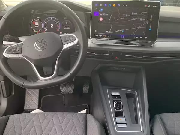 Volkswagen Golf LIFE eTSI 150CV DSG7 - Photo 2