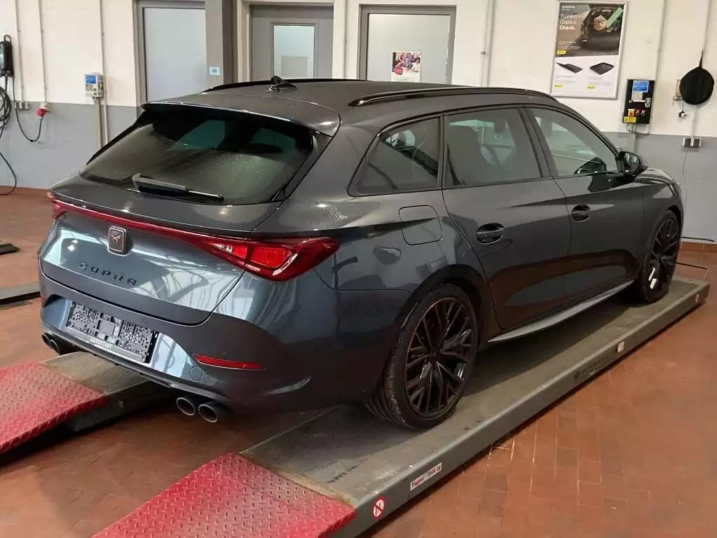 Cupra Leon SP VZ CUP 2.0 TSI 300 CH - Photo 1