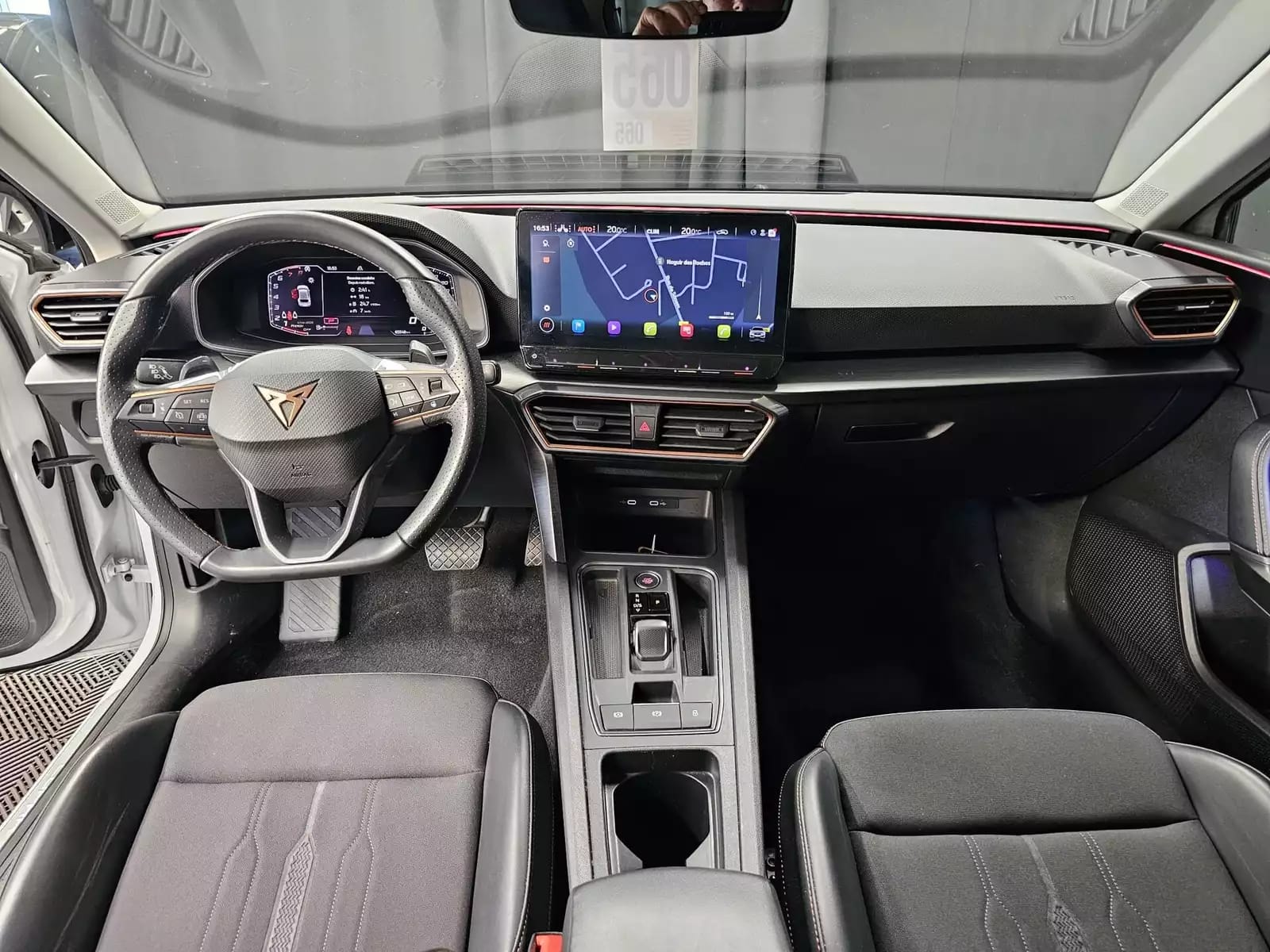 Cupra Leon 1.5 eTSI 110kW 7-speed automatic - Photo 1