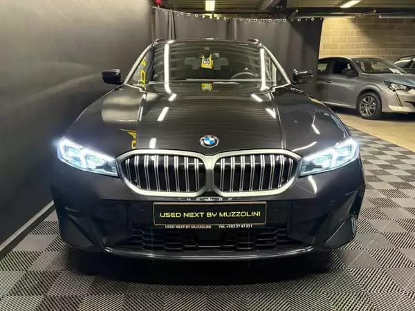 BMW 330 M-Sport Touring xDrive auto - Photo 2