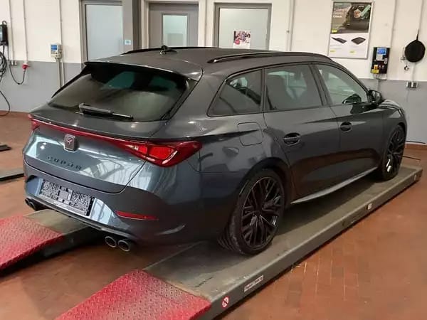 Cupra Leon SP VZ CUP 2.0 TSI 300 CH - Photo 2