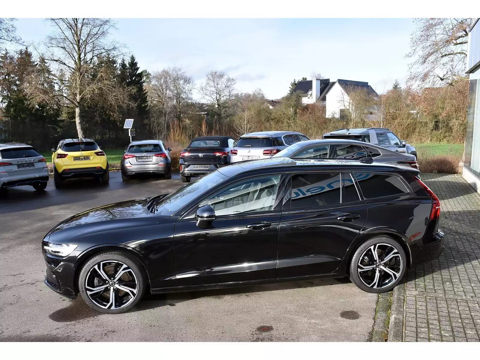 Volvo V60 2.0 B4 Plus Dark Geartronic CUIR MEMO PANO CAM360 HARMAN 1° MAIN - Photo 1