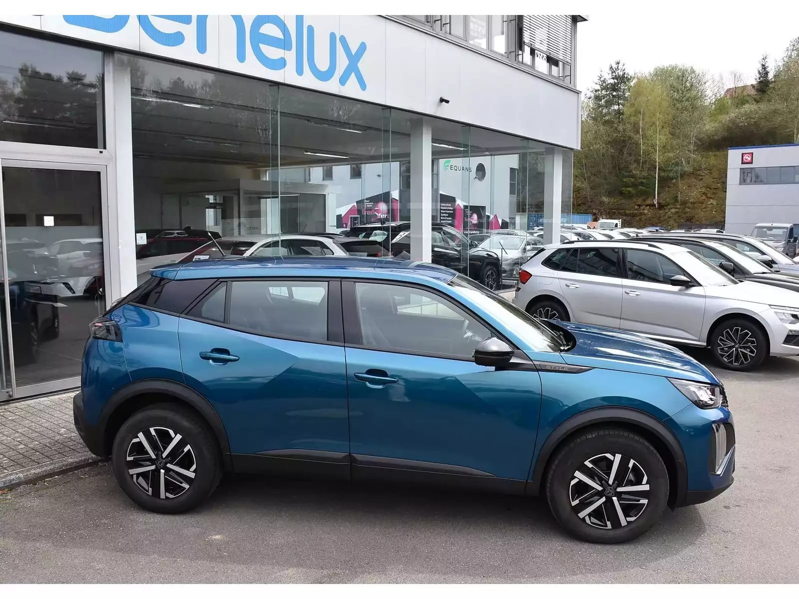 Peugeot 2008 1.2 Hybrid 145 e-DCS6 Style REGUL LANE PDC 1° MAIN - Photo 1